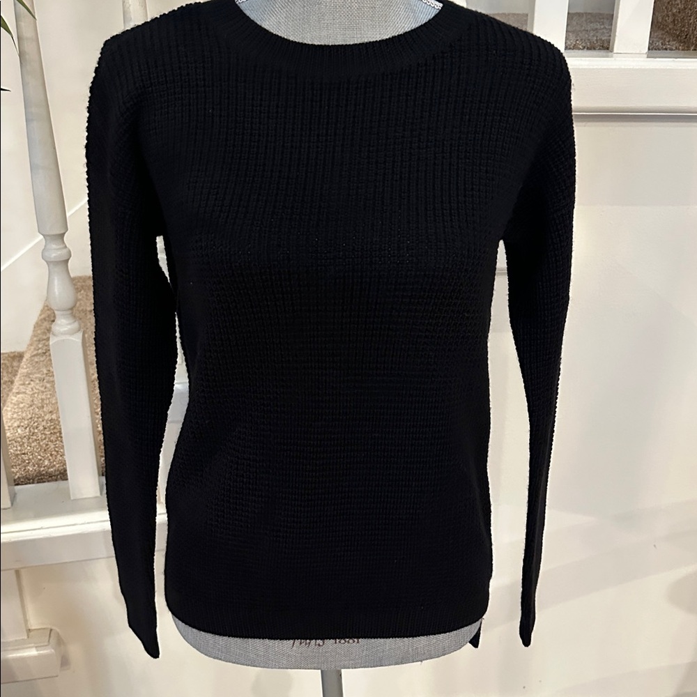 NWT. Women’s Wilfred free Maroon wool  sweater
